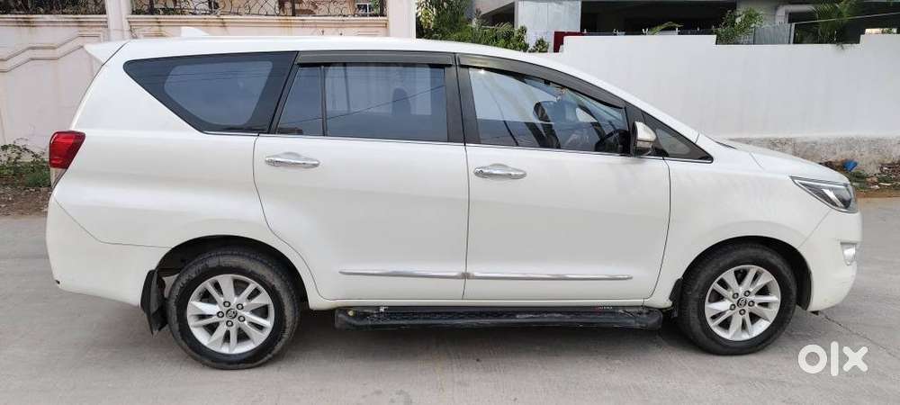 Toyota Innova Crysta 2.4 V 7 Str, 2016, Diesel