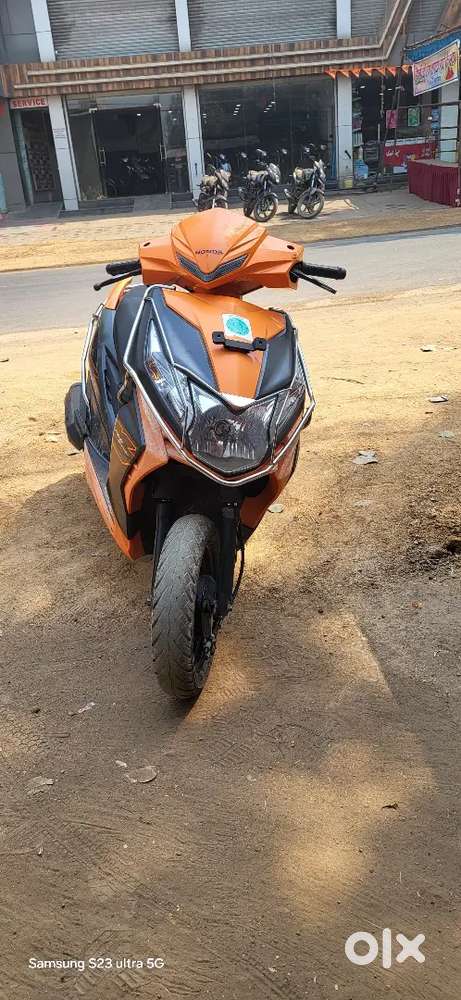 New condision single hand running Scooters 1824981936