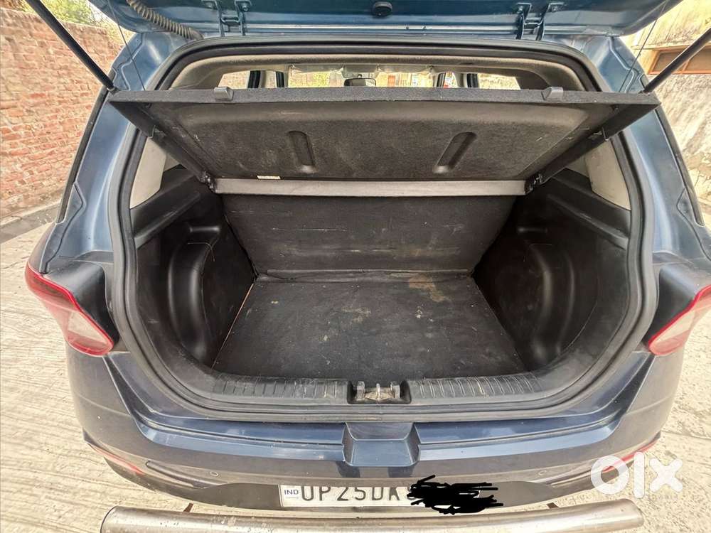 Hyundai Venue Feb 2022 Petrol Well Maintained