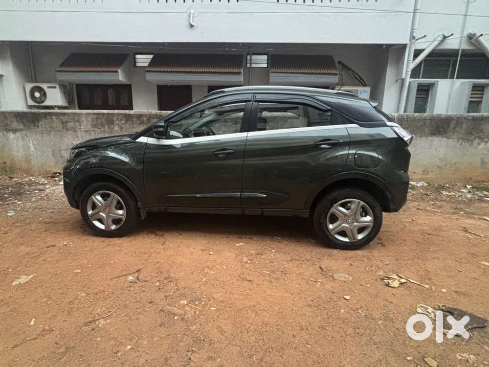 Tata Nexon 2023 Petrol 450000 Km Driven