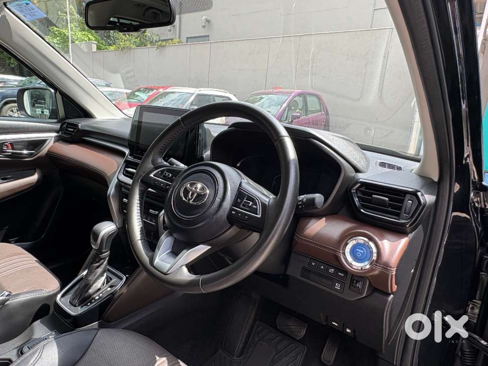 Toyota Urban Cruiser Hyryder 1.5 V Hybrid, 2025, Petrol
