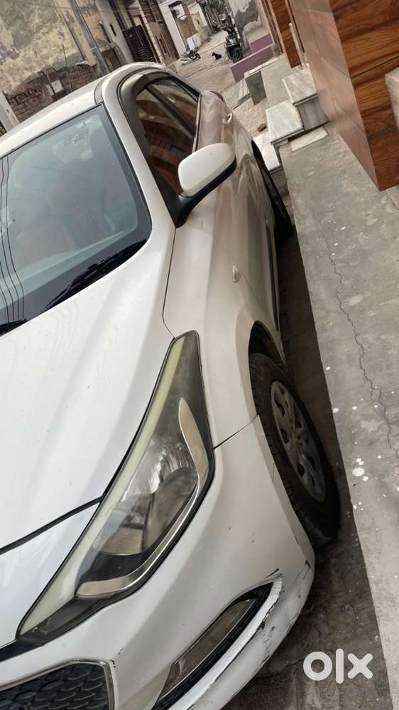 Hyundai I20 2017 Petrol 120000 Km Driven