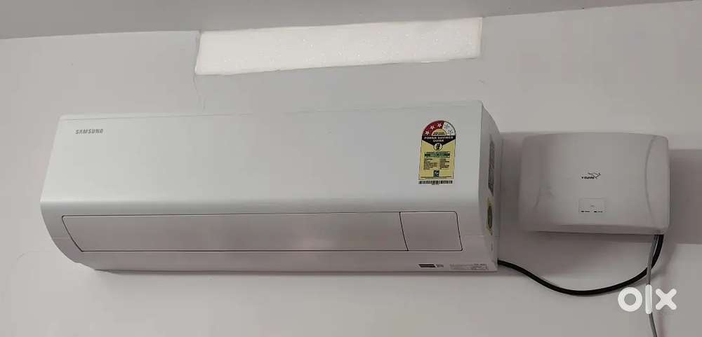Samsung 1.5 ton AC.  Only 4 months. New model.