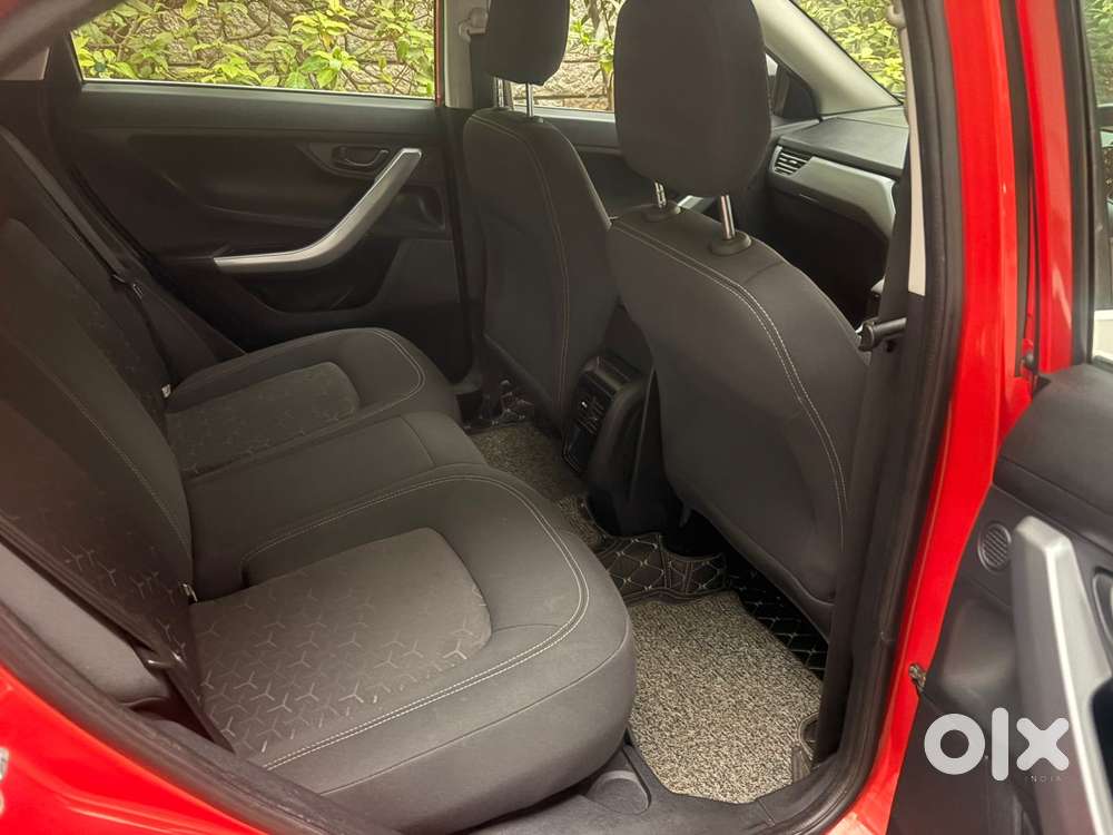 Tata Nexon Amt 1.2 Revotron Xma, 2023, Petrol