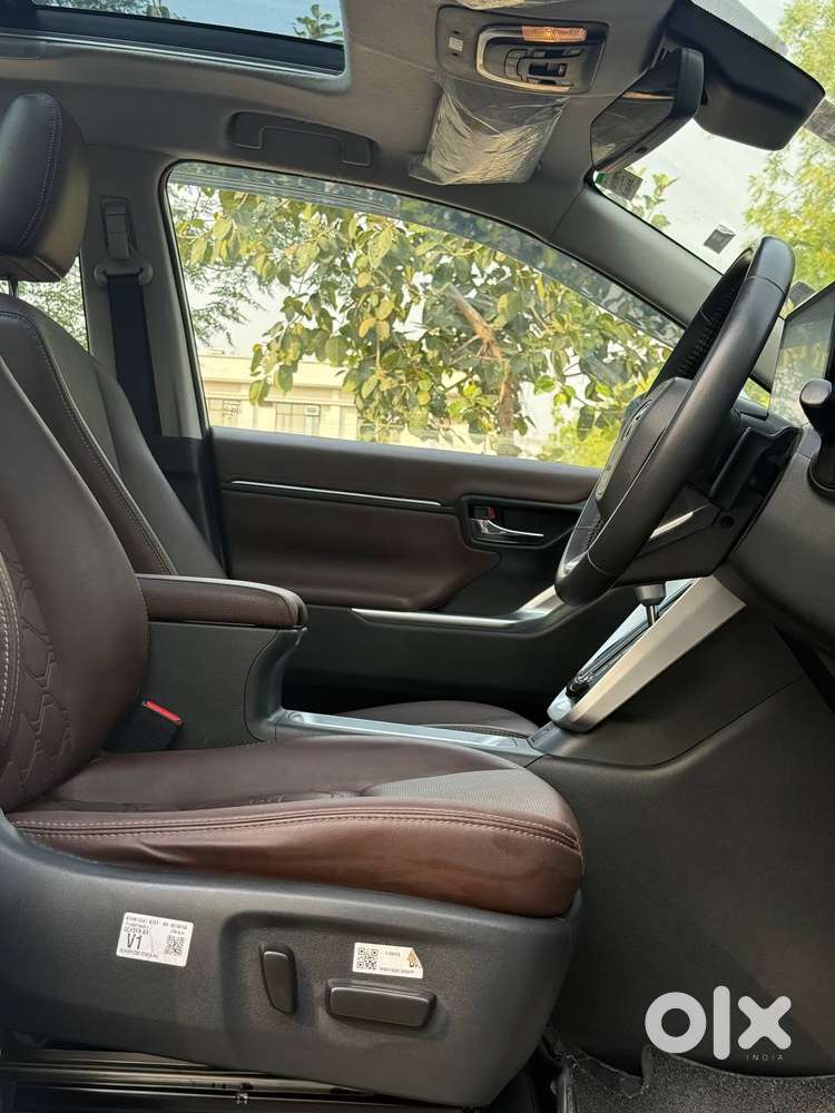 Toyota Innova Hycross 2.0 Zx (o) Hybrid 7 Str, 2025, Cng & Hybrids