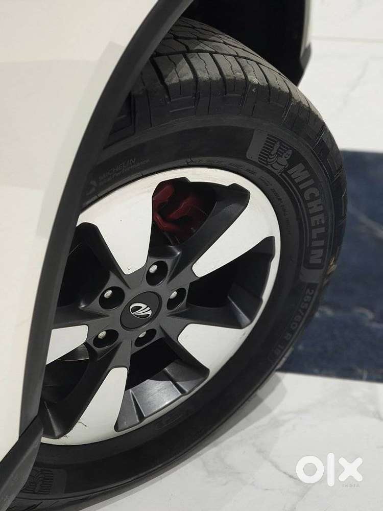 Mahindra Alturas G4 4wd At, 2021, Diesel