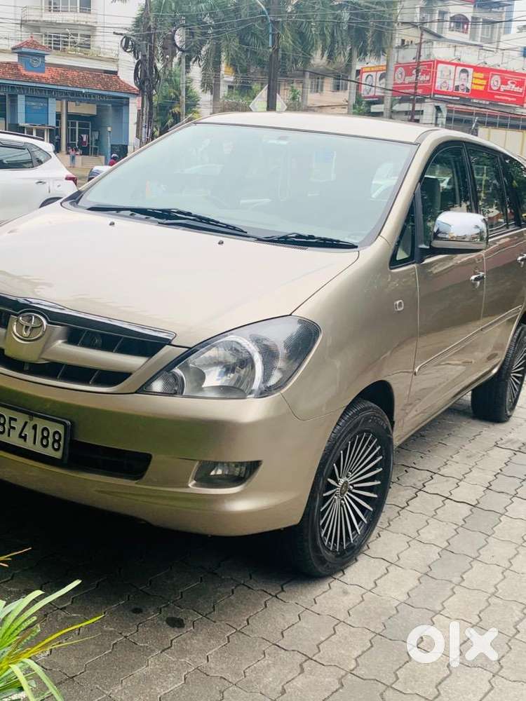 Toyota Innova 2007 Diesel 180000 Km Driven