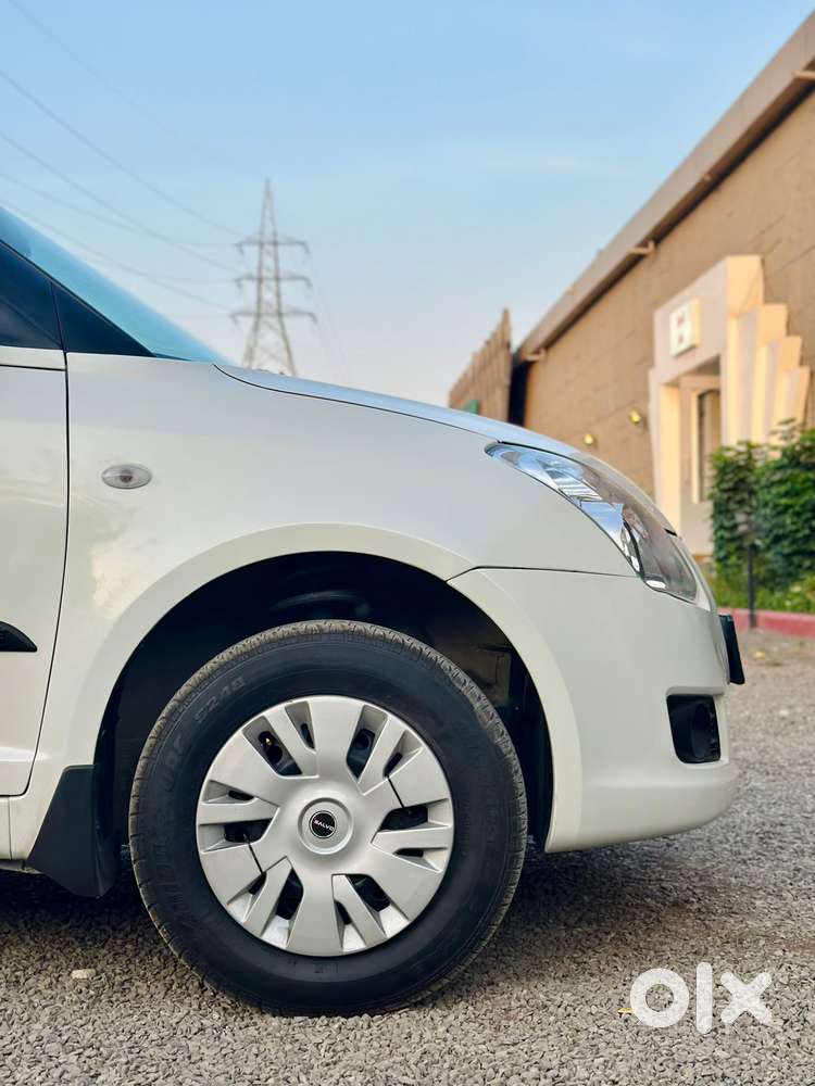 Maruti Suzuki Dzire Vxi Ags, 2010, Cng & Hybrids