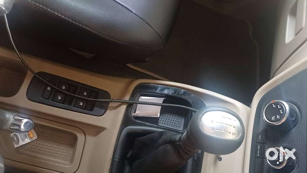 Mahindra Tuv 300 2017 Diesel 95500 Km Driven