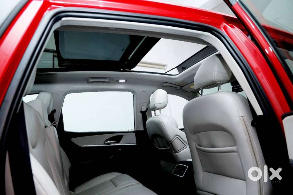 Mahindra Xuv700 2.0 Ax 7 Petrol At Luxury Pack Str, 2022, Petrol