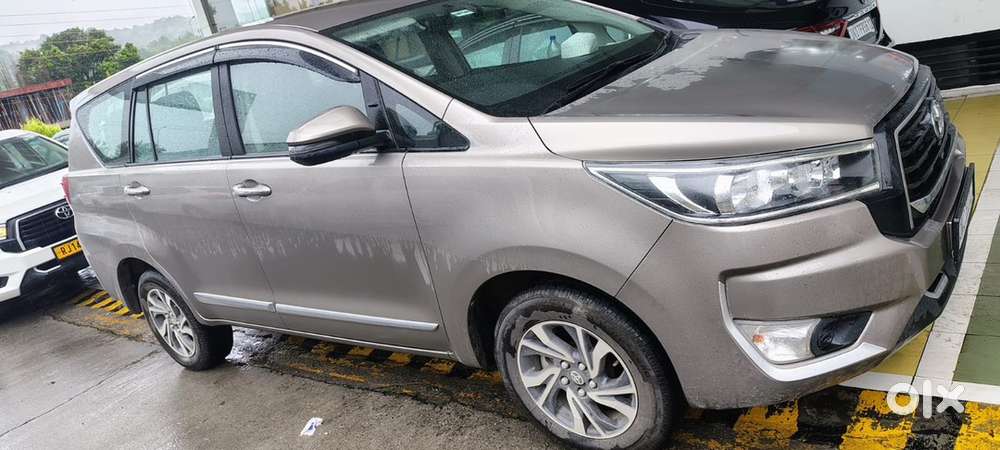 Toyota Innova Crysta 2024