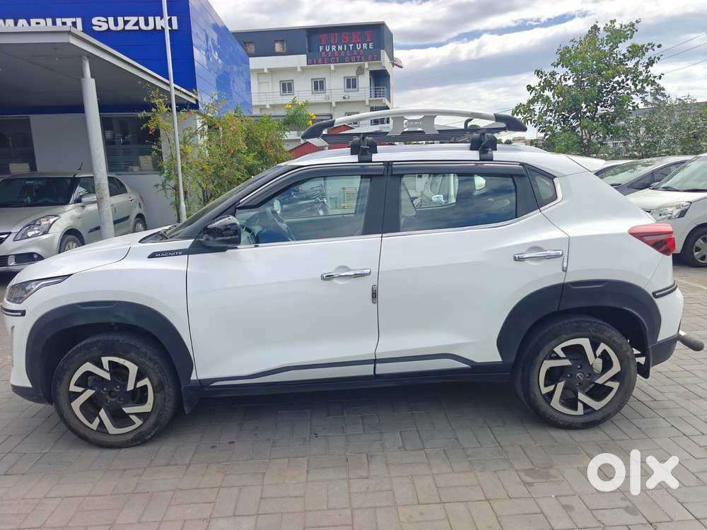 Nissan Magnite 1.0 Xv Premium, 2023, Petrol