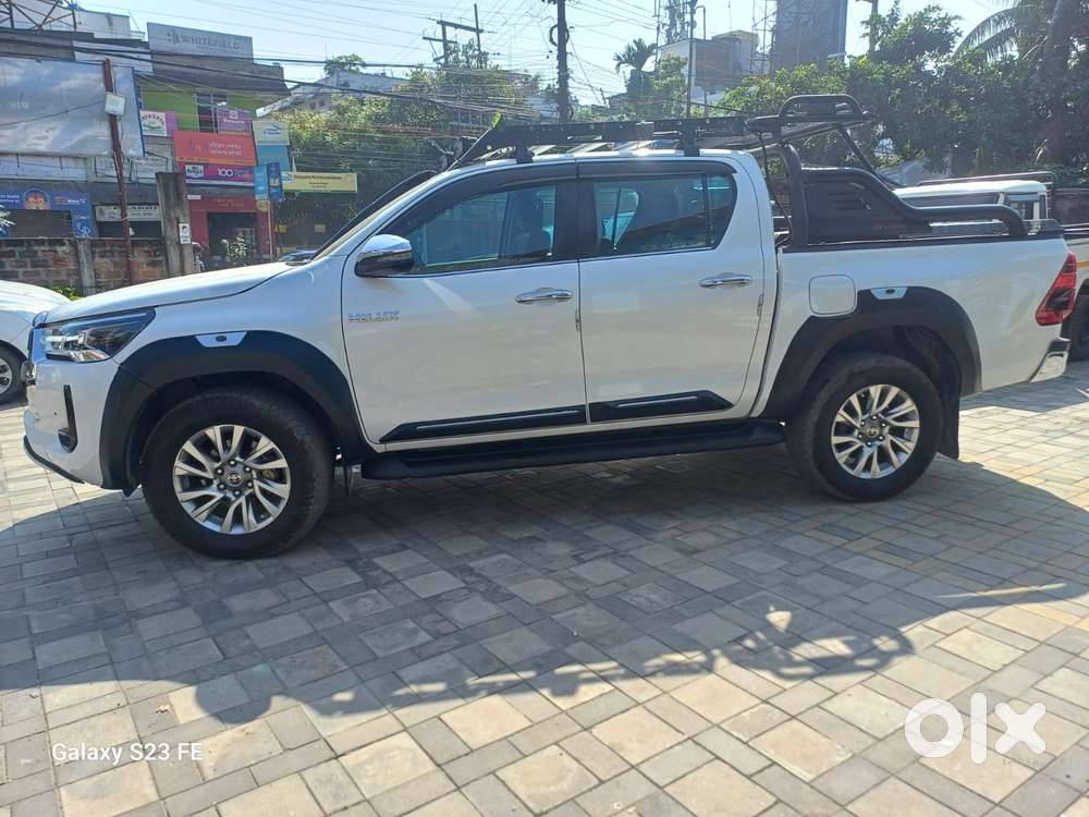 Toyota Hilux 2.8 High 4x4 Mt, 2023, Diesel