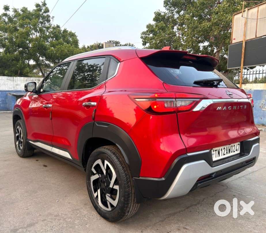 Nissan Magnite 1.0 Xv Premium, 2022, Petrol