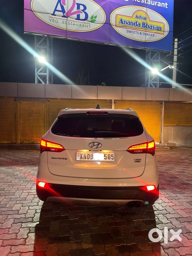 Very Neatly Maintained Hyundai Santa Fe