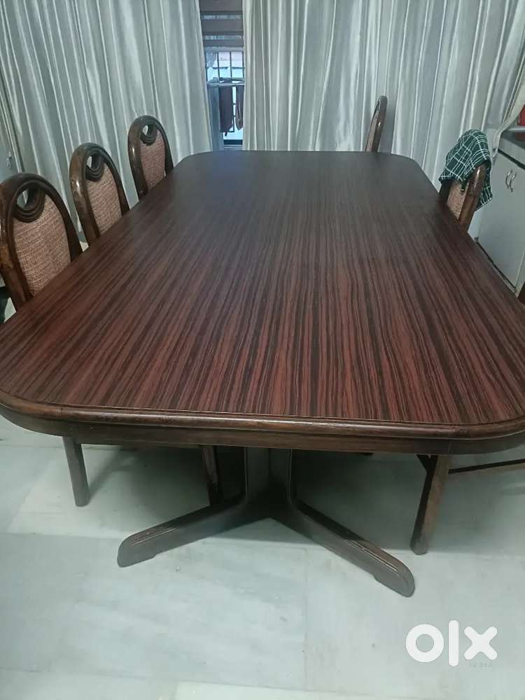 Dining table with 6 chairs 8*4 size