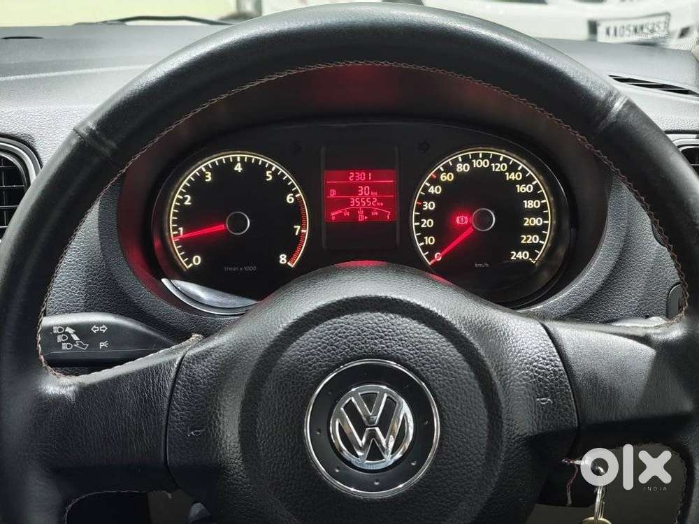 Volkswagen Polo Petrol Highline 1.6l, 2011, Petrol