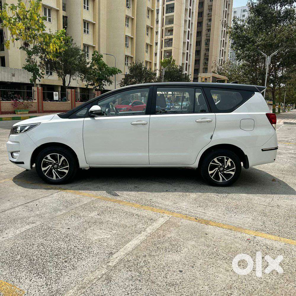 Toyota Innova Crysta 2.4 G Plus Mt 7 Str, 2023, Diesel