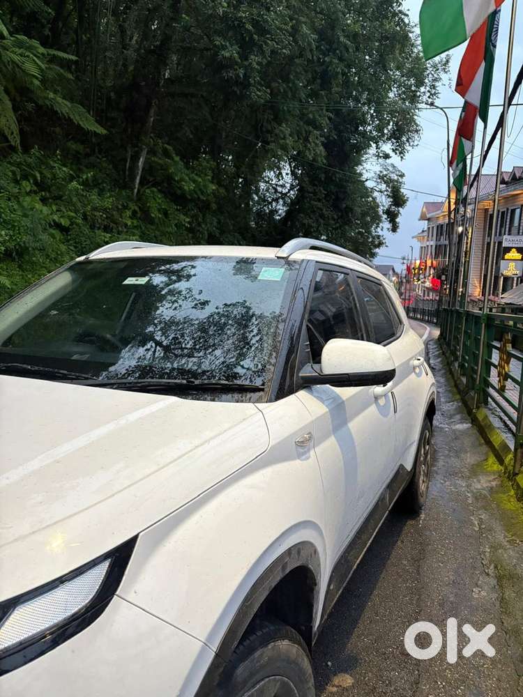 Hyundai Venue Petrol 2024