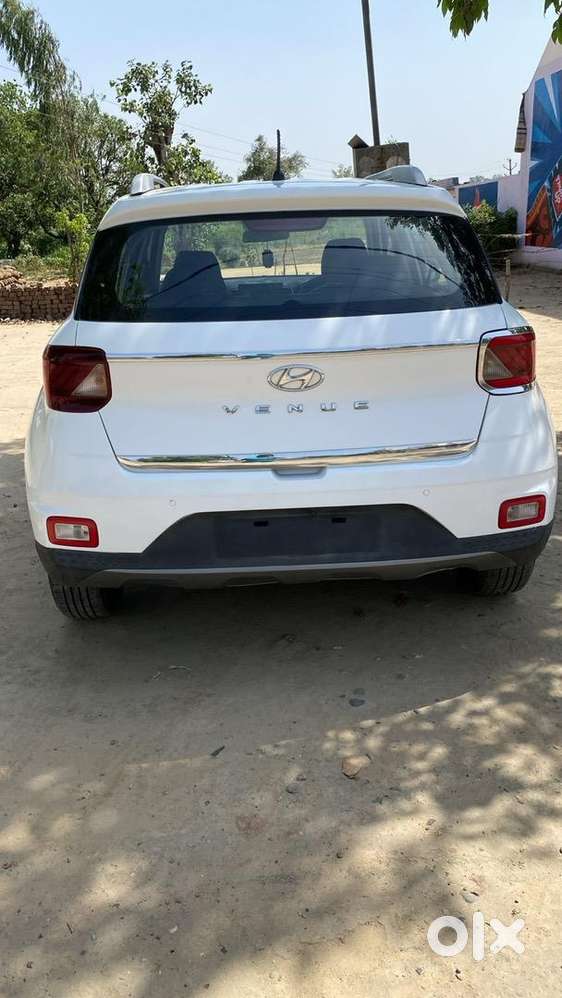 Hyundai Venue 2021 Petrol Well Maintained
