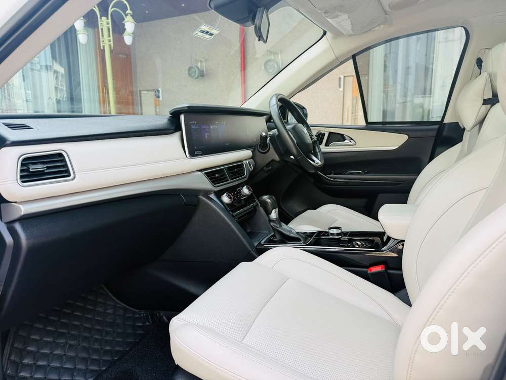 Mahindra Xuv700 Ax7 Luxury Pack Awd, 2022, Diesel