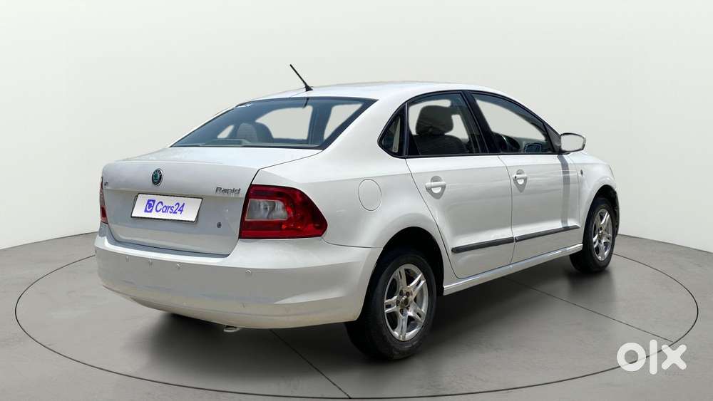Skoda Rapid 2011-2013 1.6 Mpi At Ambition, 2013, Petrol