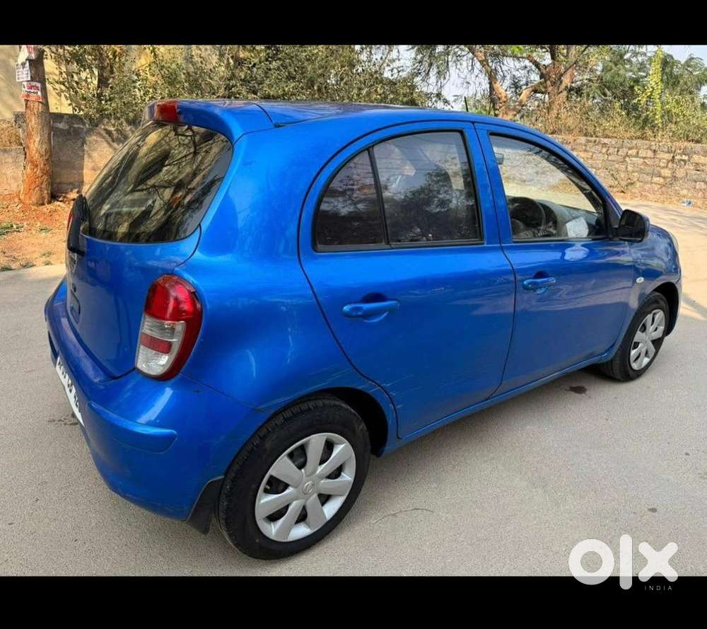 Nissan Petrol Car 2011