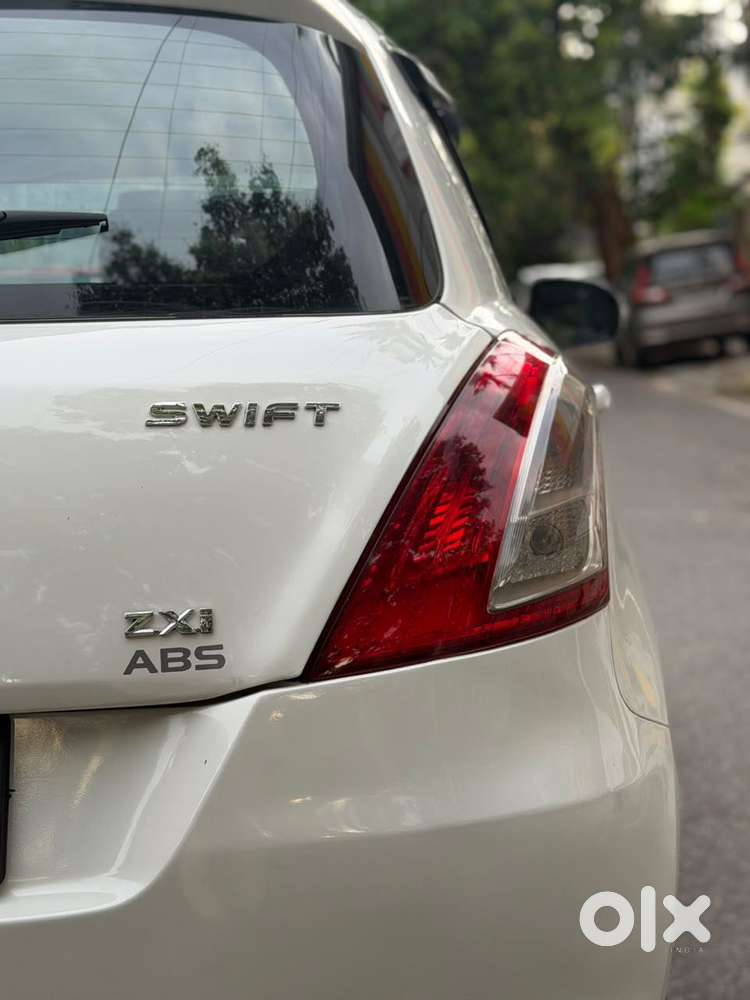 Maruti Suzuki Swift Zxi Bsiii, 2012, Petrol