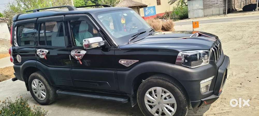 Mahindra Scorpio Classic 2025 Diesel 17900 Km Driven