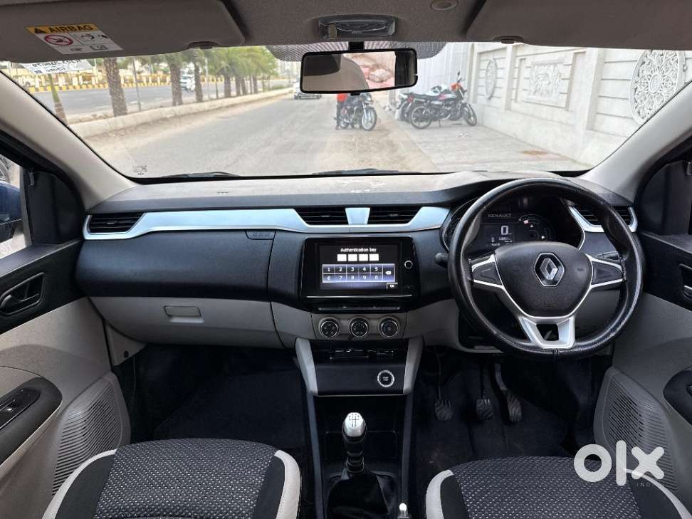 Renault Triber 1.0 Rxz Dual Tone, 2020, Petrol