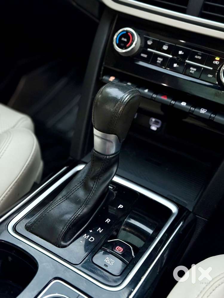 Mahindra Xuv700 2.0 Ax 7 Petrol At Luxury Pack Str, 2022, Petrol