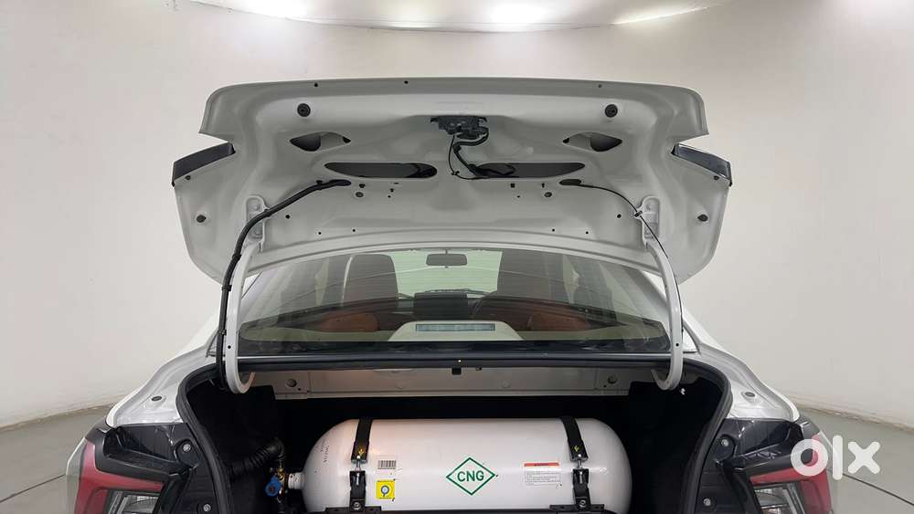 Maruti Suzuki Dzire 1.2 Vxi Cng, 2025, Cng & Hybrids