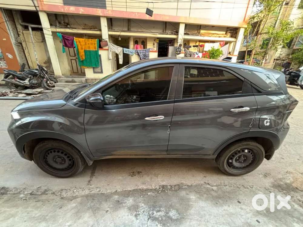 Tata Nexon 2024 Petrol 40800 Km Driven