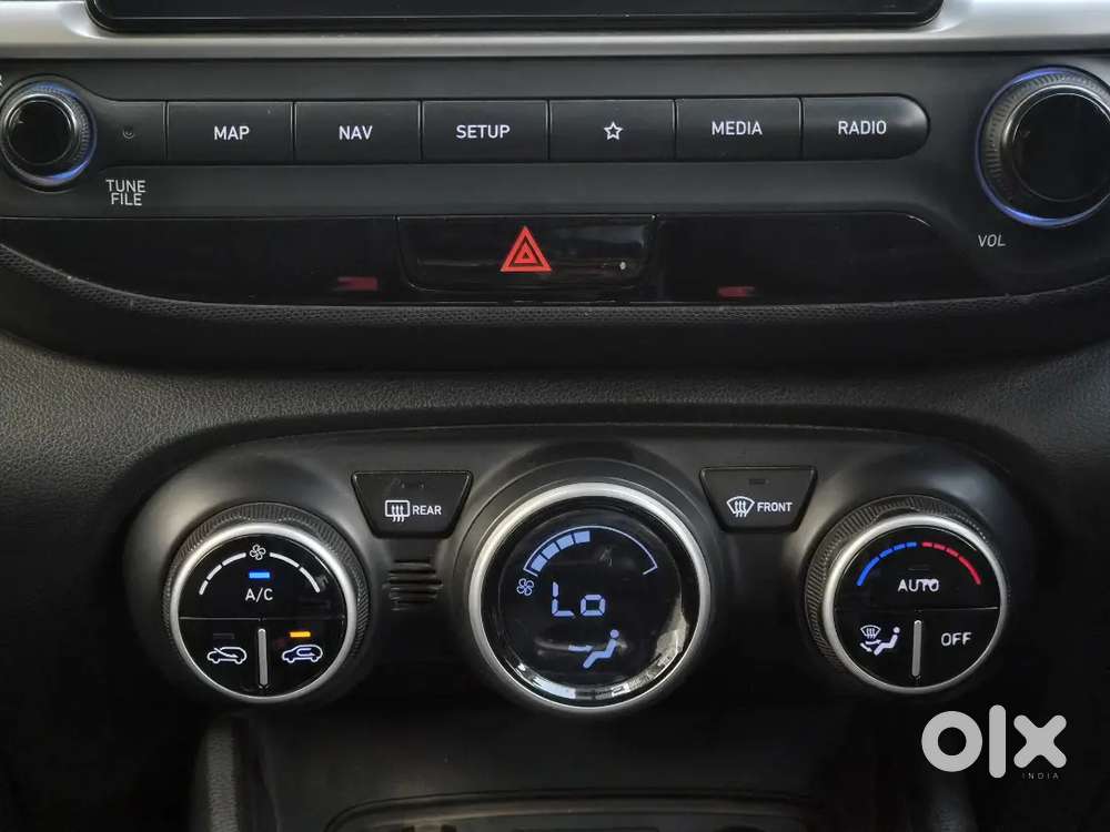 Hyundai Venue 2020 Petrol Well Maintained Brand New Tyres