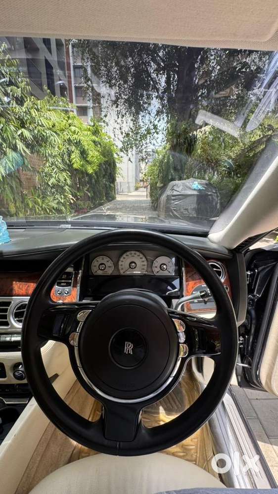 Rolls-royce 2011 Luxury Car