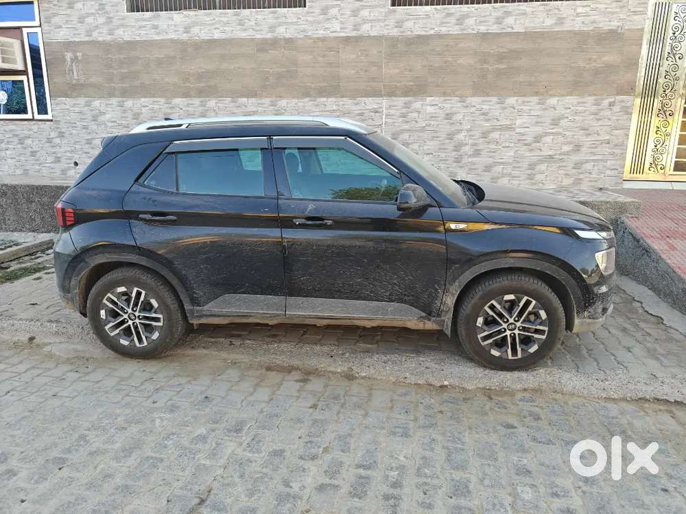 Hyundai Venue Petrol 2024