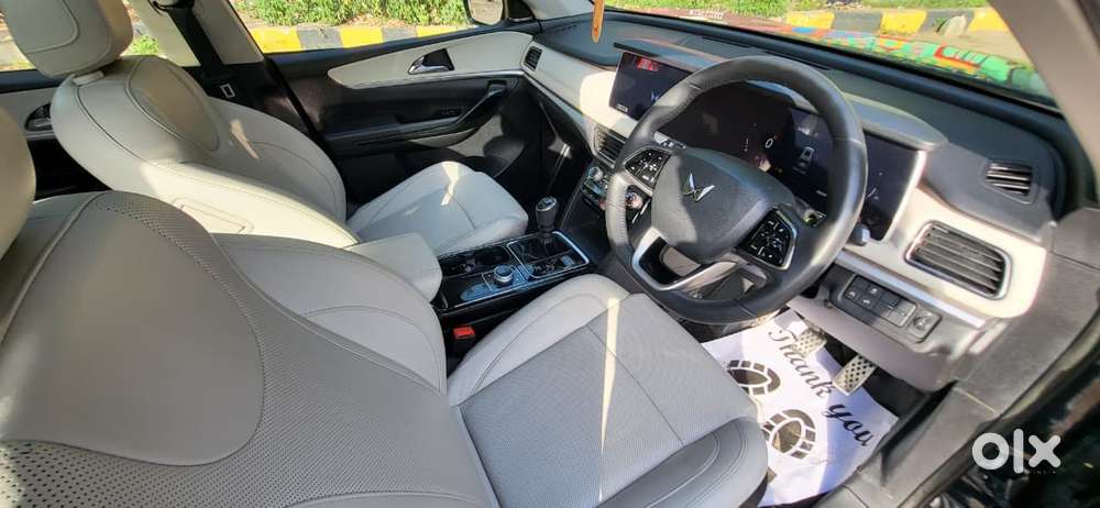 Mahindra Xuv700 2.2 Ax 7 Diesel Mt Luxury Pack Str, 2024, Diesel