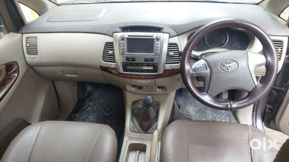 Toyota Innova 2.5 V 8 Str, 2014, Diesel