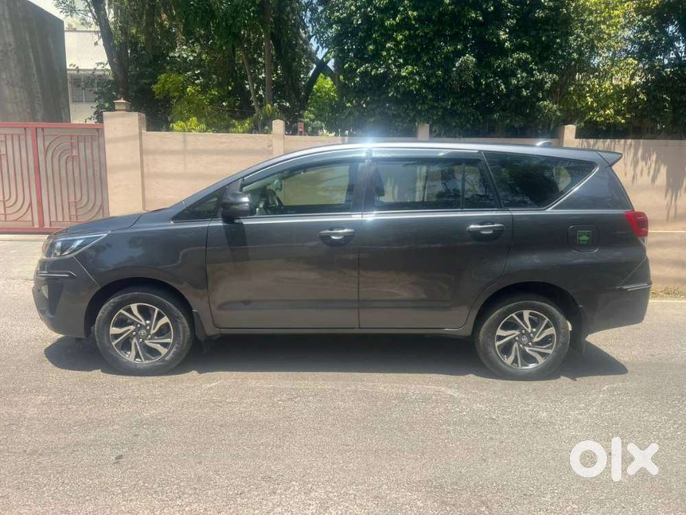 Toyota Innova Crysta 2.4 G Mt, 2022, Diesel
