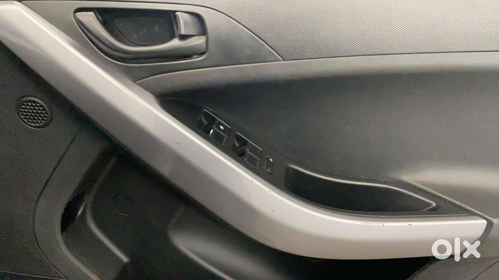 Tata Nexon 1.5 Revotorq Xma Amt (s), 2021, Petrol