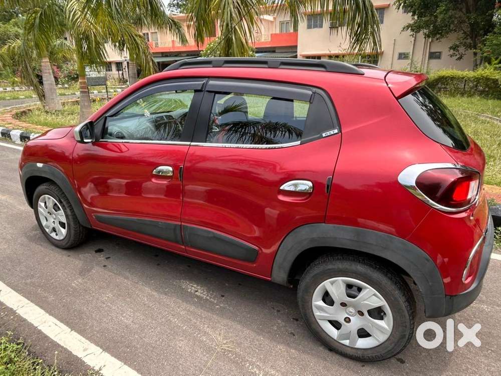 Kwid 1.0 Rxt Optional. In Showroom Condition. Less Driven