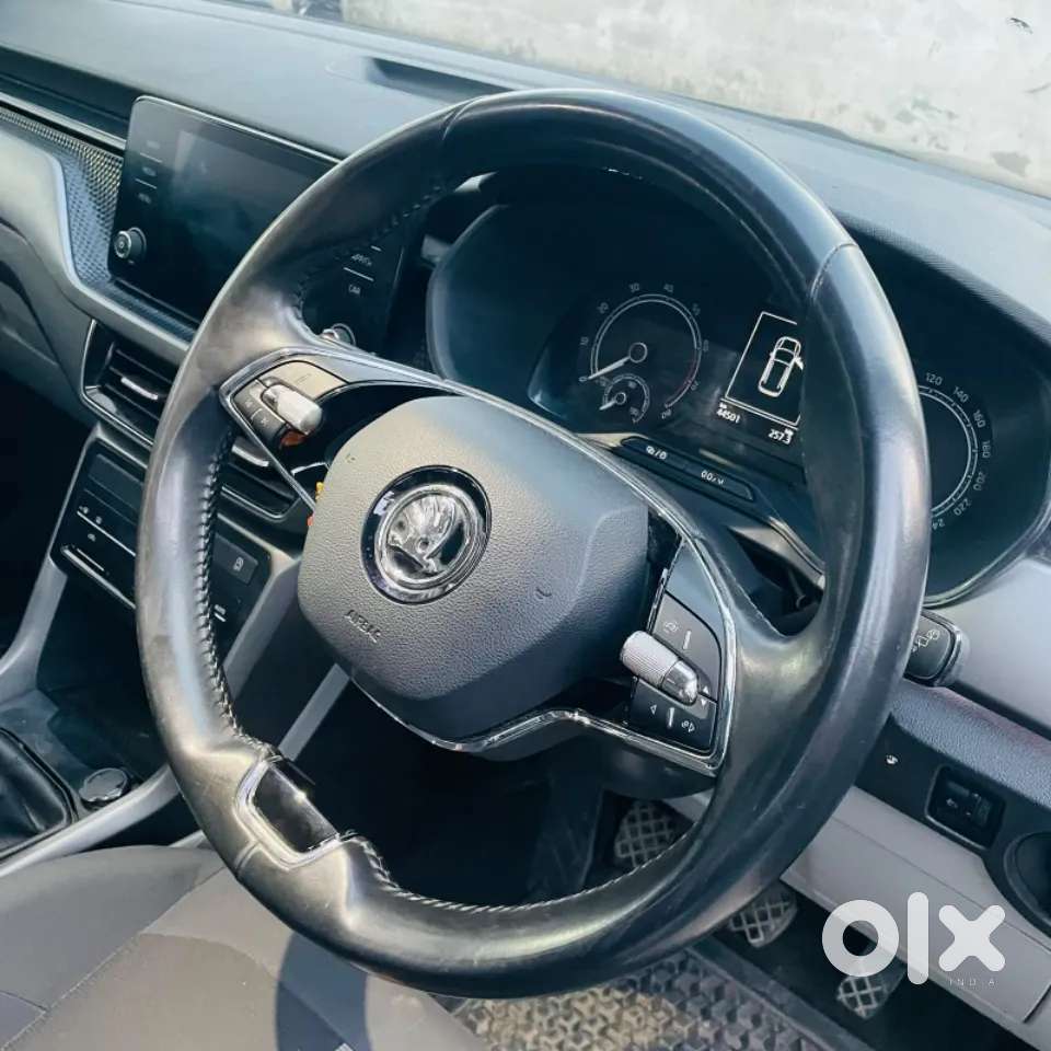 Skoda Kushaq Ambition 1.0l Tsi Mt, 2023, Petrol