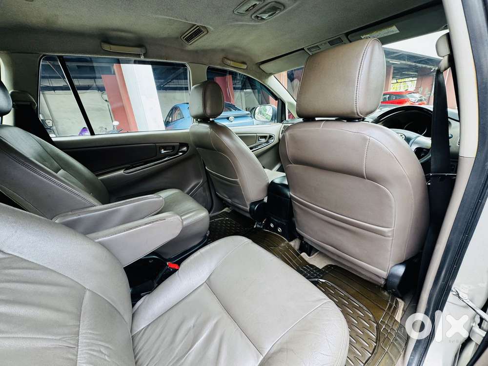 Toyota Innova 2.5 Zx 7 Str Bs-iv, 2015, Diesel