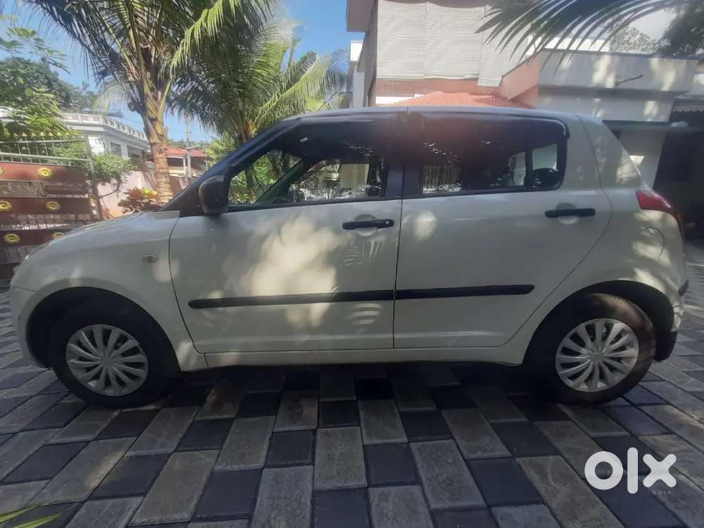 Maruti Suzuki Swift 2010 Petrol