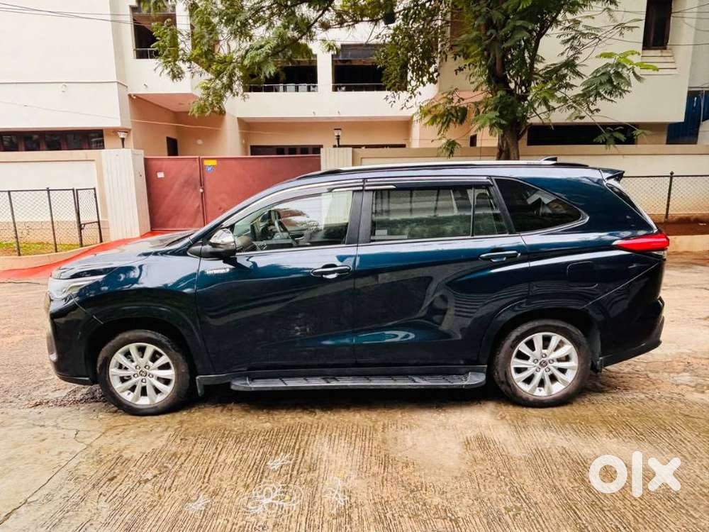 Toyota Innova Hycross 2.0 Vx Hybrid 7 Str, 2023, Petrol