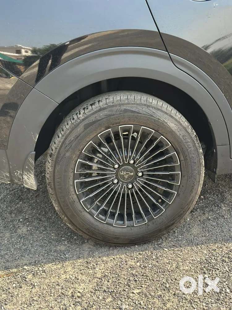 Kia Carens Premium Optional Petrol