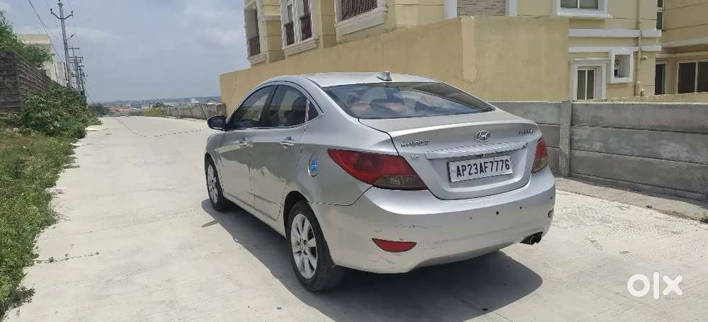 Hyundai Fluidic Verna 2012