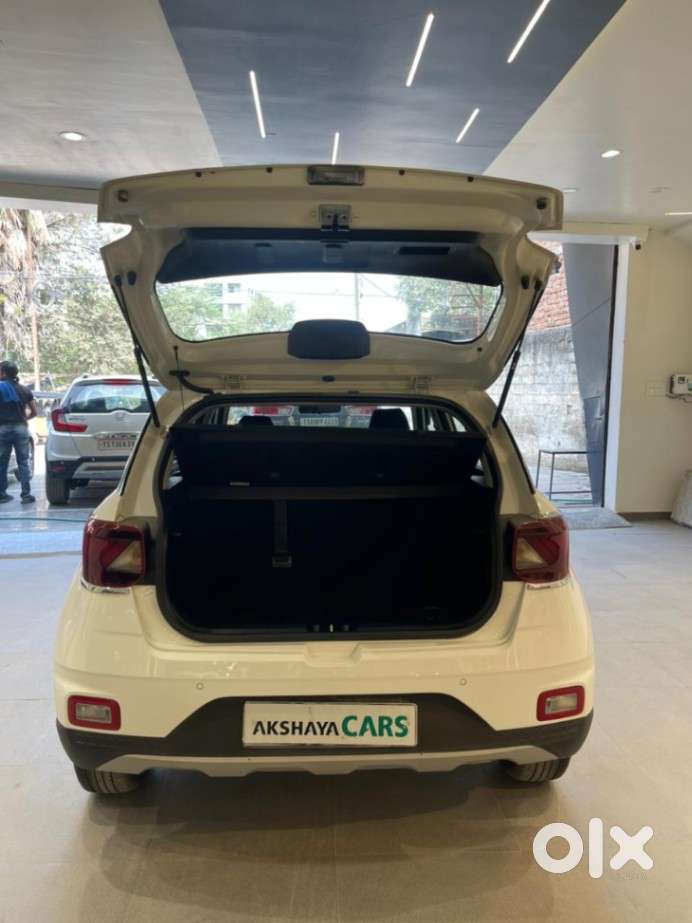 Hyundai Venue 1.2 S Plus, 2022, Petrol