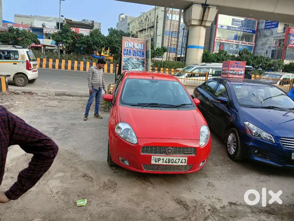 Fiat Grande Punto 2012 Petrol 900000 Km Driven
