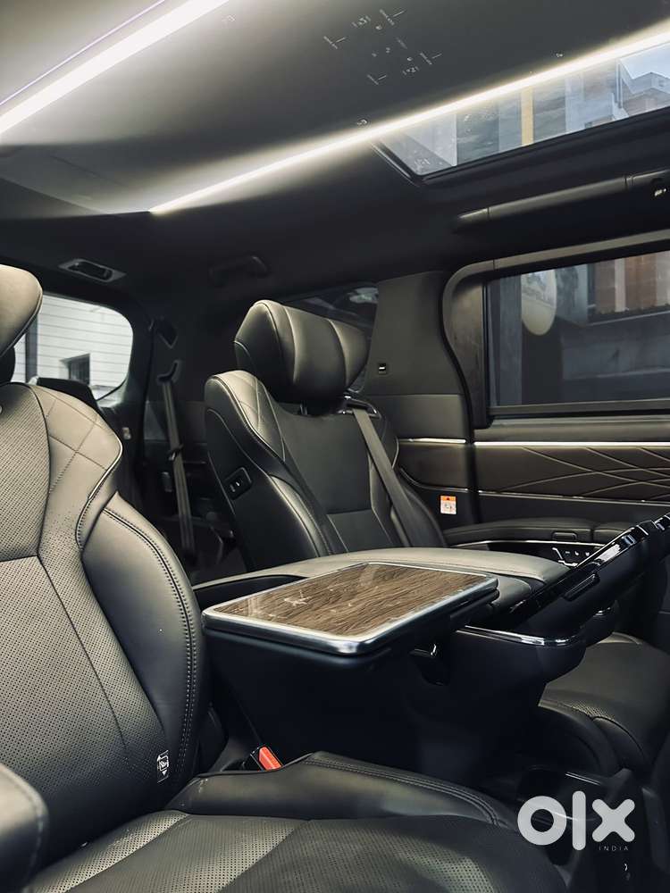 Toyota Vellfire Vip – Executive Lounge, 2025, Petrol